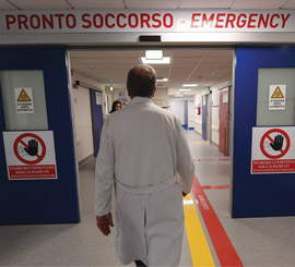 cover-fuga-dei-medici-dal-pronto-soccorso